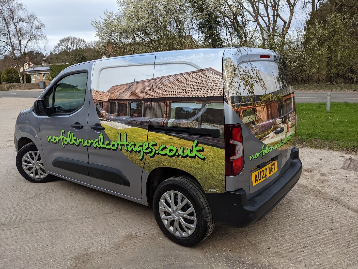 Soanes Signs of Norwich - Vehicle Graphics - Work Example 33
